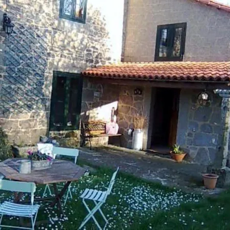 House - 5 Bedrooms - 07486 A Estrada